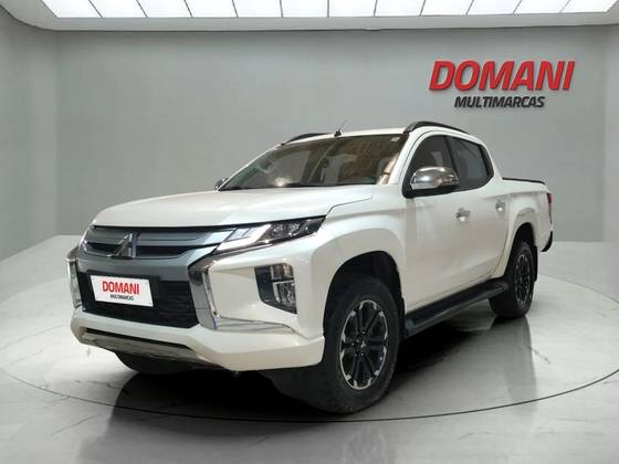 MITSUBISHI L200 TRITON 2.4 16V TURBO DIESEL SPORT HPE CD 4P 4X4 AUTOMÁTICO MITSUBISHI L200 TRITON 2.4 16V TURBO DIESEL SPORT HPE CD 4P 4X4 AUTOMÁTICO